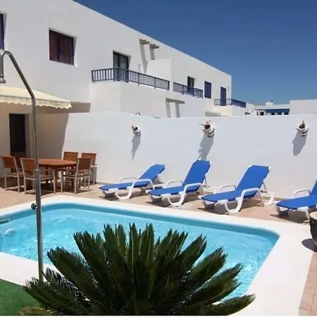 Playa Blanca Sleeps 6 Pool Wifi Appartement