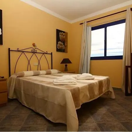 Playa Blanca Sleeps 6 Pool Wifi *